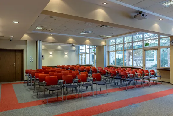 Zdjęcie prezentacyjne sali konferencyjnej plus